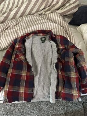 Plaid Lightweight Shirt Jacket in Red & Navy